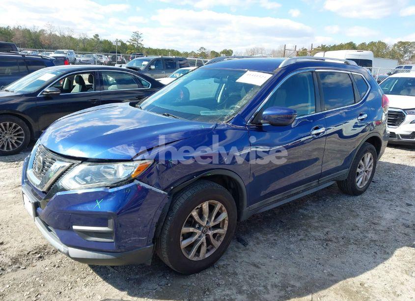 Photo 2 of 2018 Nissan Rogue SV (VIN 5N1AT2MV9JC709972)