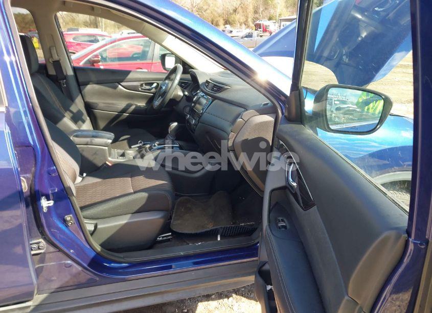 Photo 5 of 2018 Nissan Rogue SV (VIN 5N1AT2MV9JC709972)