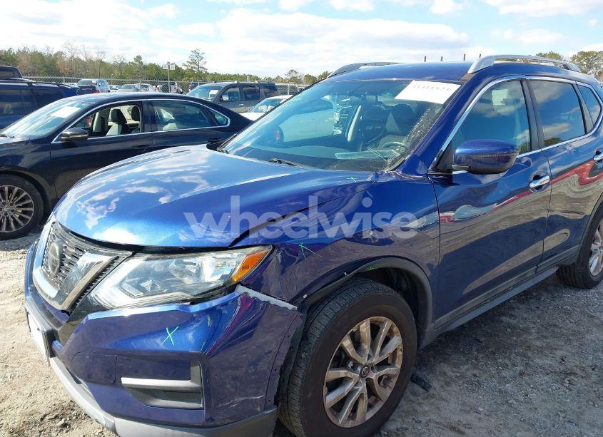 Photo 6 of 2018 Nissan Rogue SV (VIN 5N1AT2MV9JC709972)