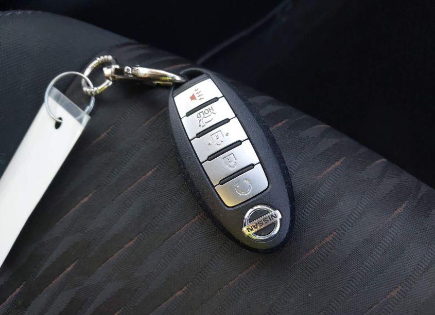 Photo 11 of 2018 Nissan Rogue SV (VIN 5N1AT2MV9JC744530)