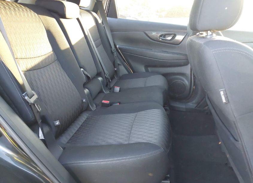 Photo 8 of 2018 Nissan Rogue SV (VIN 5N1AT2MV9JC744530)