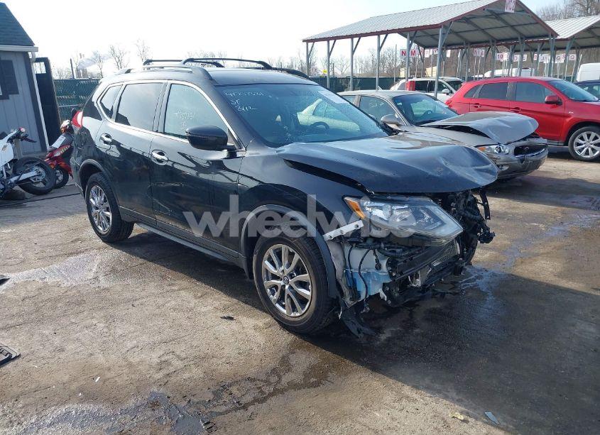 2018 Nissan Rogue SV (VIN 5N1AT2MV9JC751851) main photo