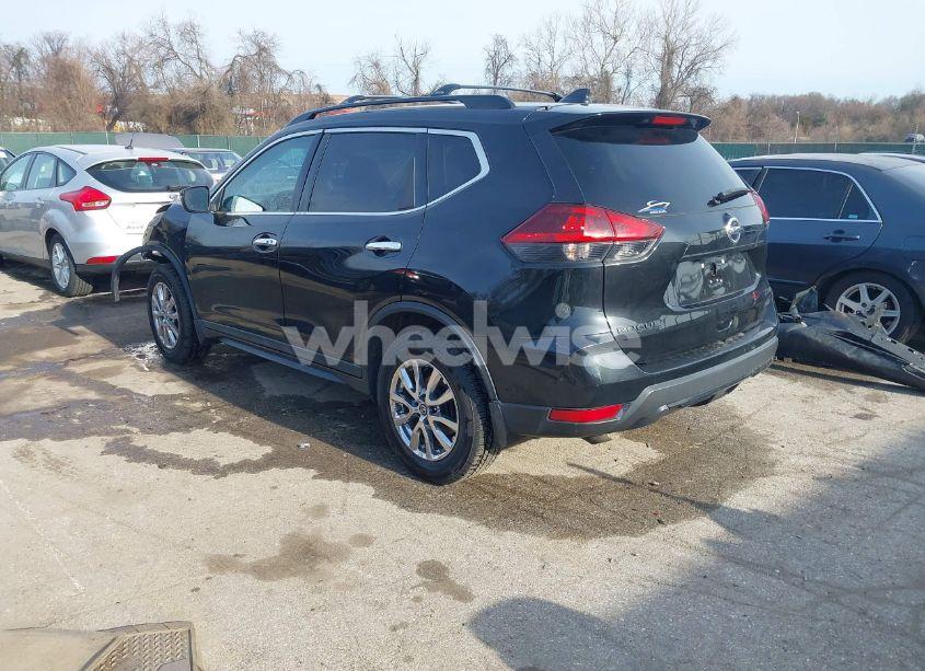 Photo 3 of 2018 Nissan Rogue SV (VIN 5N1AT2MV9JC751851)