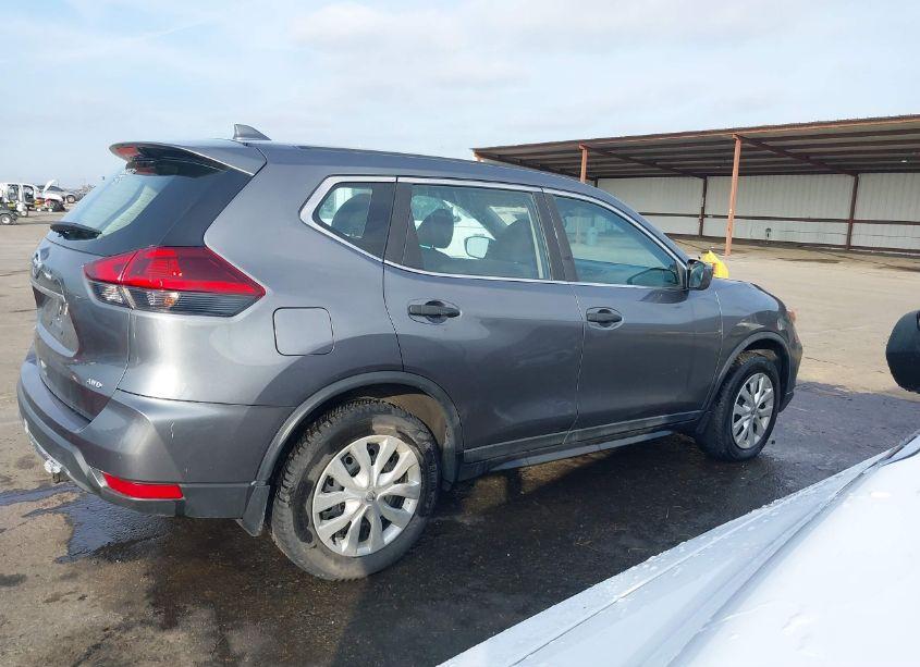 Photo 13 of 2018 Nissan Rogue S (VIN 5N1AT2MV9JC769315)