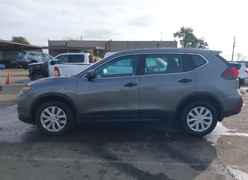 Photo 14 of 2018 Nissan Rogue S (VIN 5N1AT2MV9JC769315)