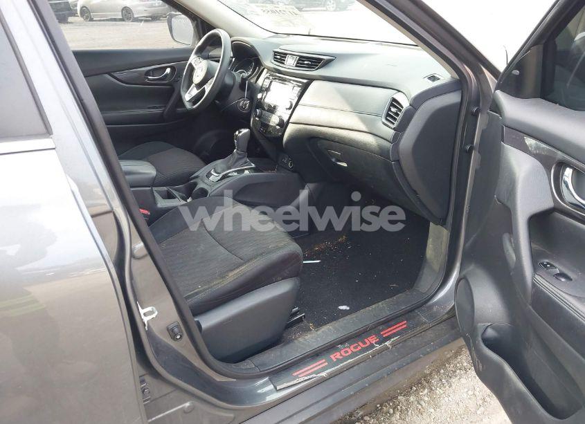 Photo 5 of 2018 Nissan Rogue S (VIN 5N1AT2MV9JC770853)