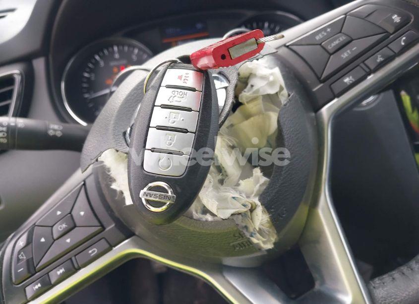 Photo 11 of 2018 Nissan Rogue SL (VIN 5N1AT2MV9JC798426)