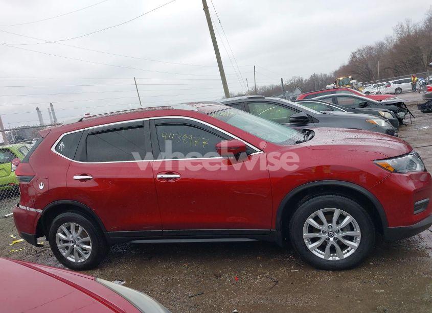 Photo 13 of 2018 Nissan Rogue SV (VIN 5N1AT2MV9JC809943)