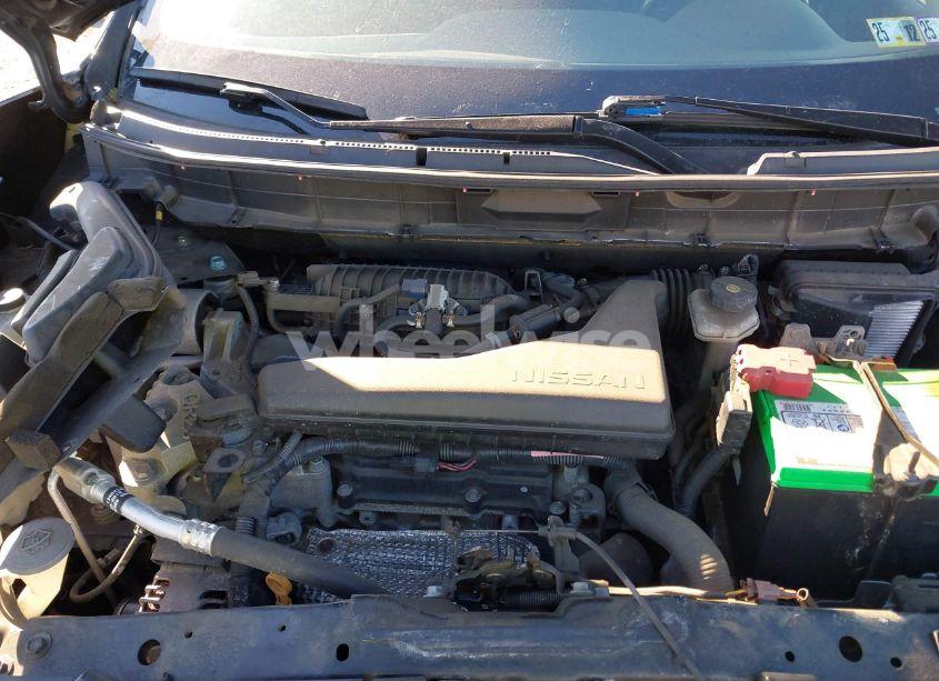 Photo 10 of 2018 Nissan Rogue SV (VIN 5N1AT2MV9JC816987)