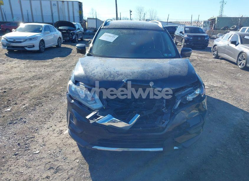 Photo 12 of 2018 Nissan Rogue SV (VIN 5N1AT2MV9JC816987)