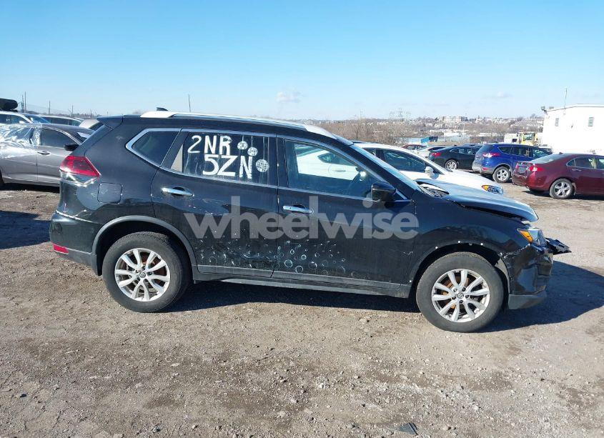 Photo 13 of 2018 Nissan Rogue SV (VIN 5N1AT2MV9JC816987)