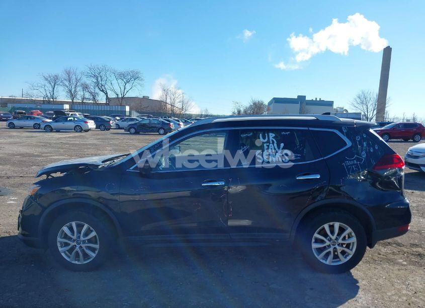 Photo 14 of 2018 Nissan Rogue SV (VIN 5N1AT2MV9JC816987)