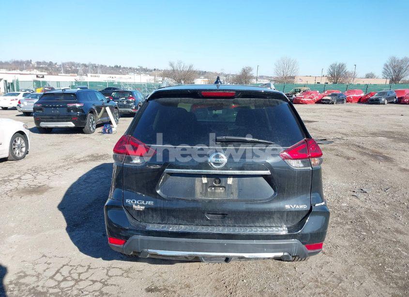 Photo 16 of 2018 Nissan Rogue SV (VIN 5N1AT2MV9JC816987)