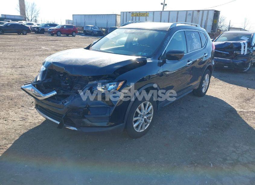 Photo 2 of 2018 Nissan Rogue SV (VIN 5N1AT2MV9JC816987)