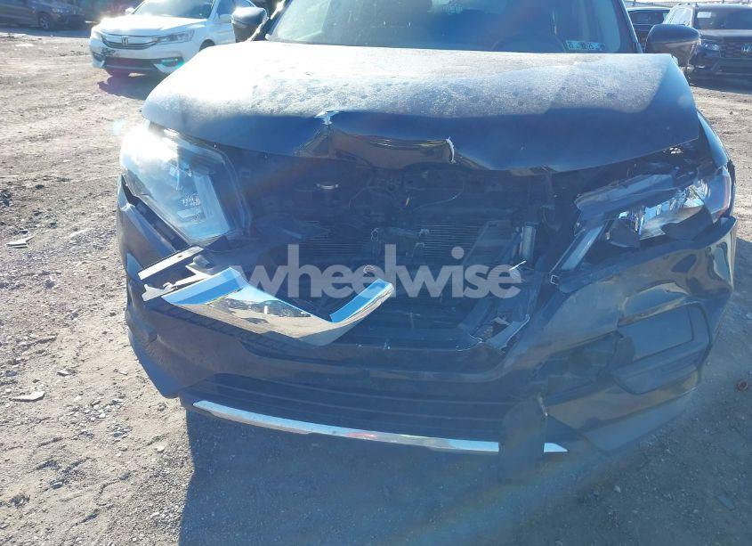 Photo 6 of 2018 Nissan Rogue SV (VIN 5N1AT2MV9JC816987)