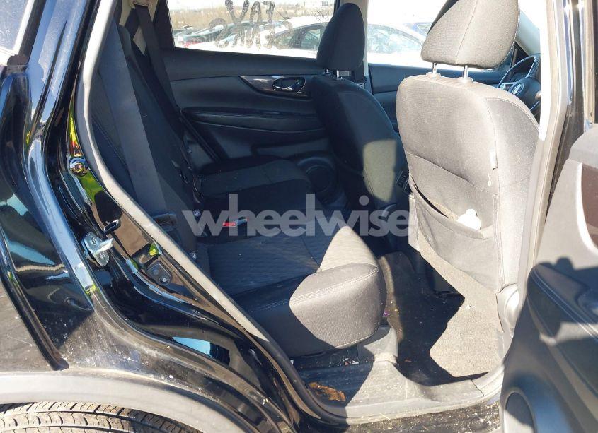 Photo 8 of 2018 Nissan Rogue SV (VIN 5N1AT2MV9JC816987)