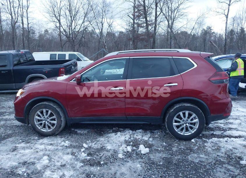 Photo 14 of 2018 Nissan Rogue SV (VIN 5N1AT2MV9JC822093)