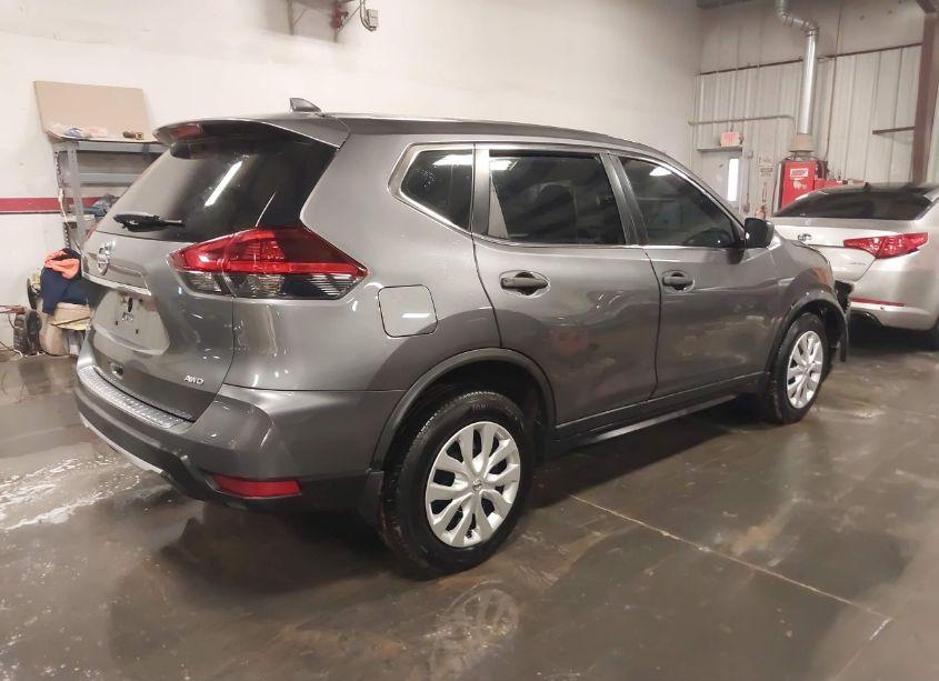 Photo 4 of 2018 Nissan Rogue S (VIN 5N1AT2MV9JC828556)