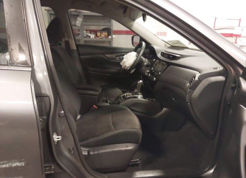 Photo 5 of 2018 Nissan Rogue S (VIN 5N1AT2MV9JC828556)