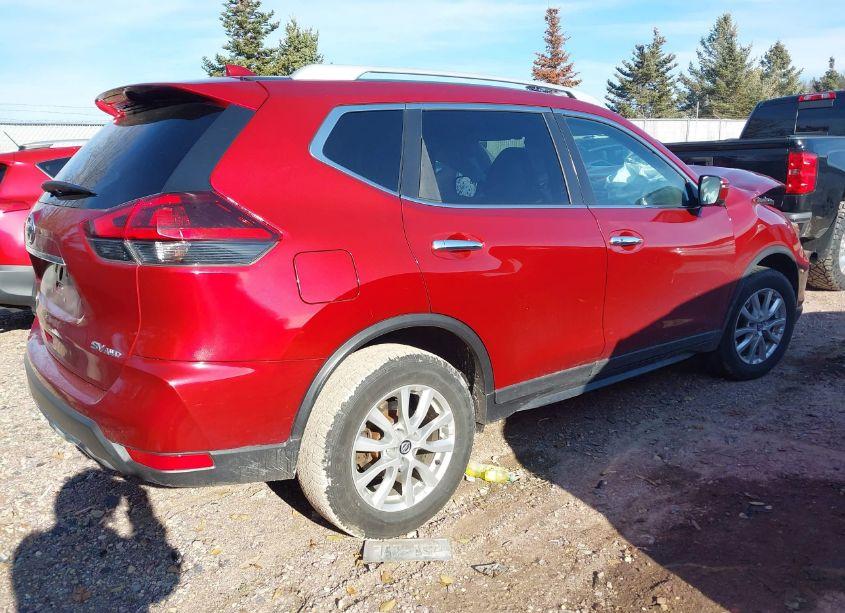 Photo 4 of 2018 Nissan Rogue SV (VIN 5N1AT2MV9JC833207)