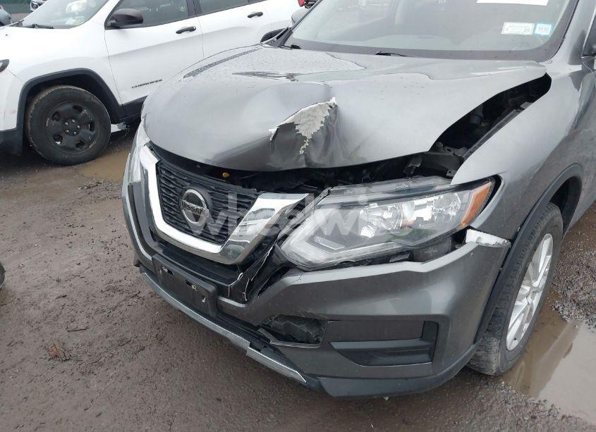 Photo 6 of 2018 Nissan Rogue SV (VIN 5N1AT2MV9JC838455)