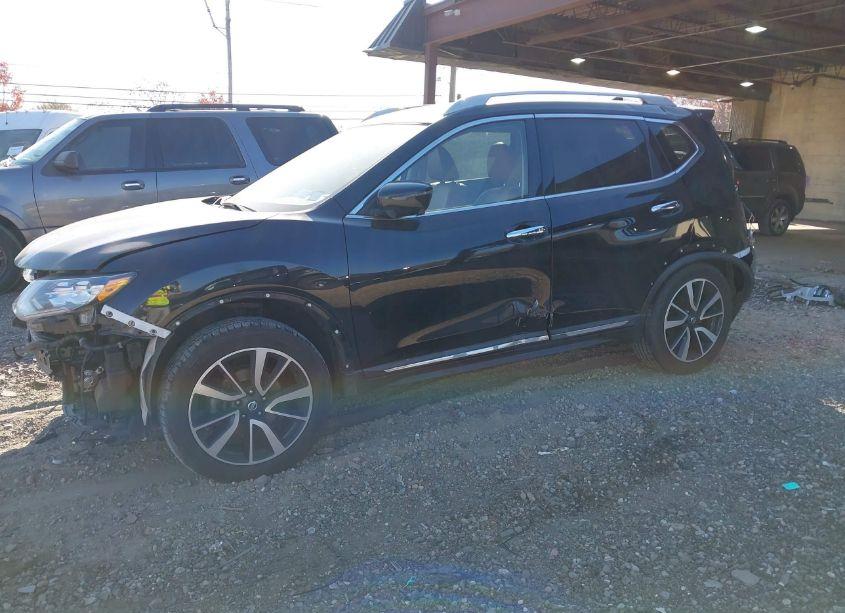 Photo 2 of 2019 Nissan Rogue SL (VIN 5N1AT2MV9KC715188)