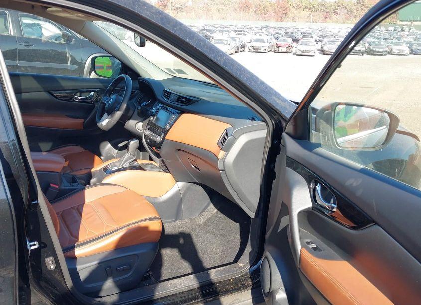 Photo 5 of 2019 Nissan Rogue SL (VIN 5N1AT2MV9KC715188)