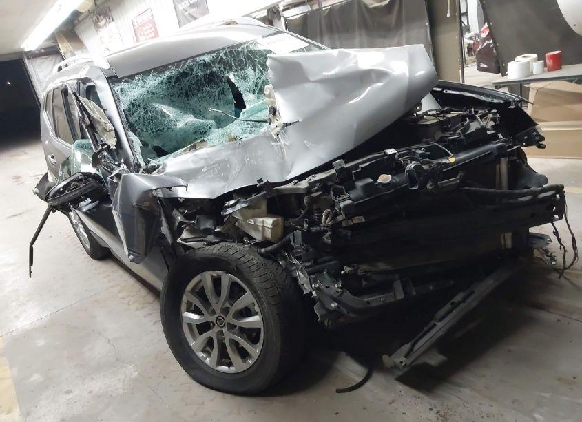 2019 Nissan Rogue SV (VIN 5N1AT2MV9KC732878) main photo