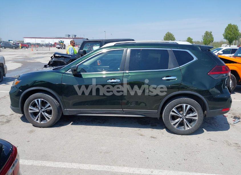 Photo 14 of 2019 Nissan Rogue SV (VIN 5N1AT2MV9KC757926)