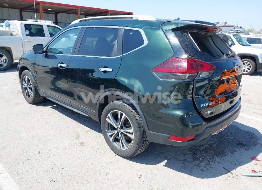 Photo 3 of 2019 Nissan Rogue SV (VIN 5N1AT2MV9KC757926)