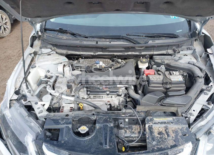 Photo 10 of 2019 Nissan Rogue SV (VIN 5N1AT2MV9KC772619)