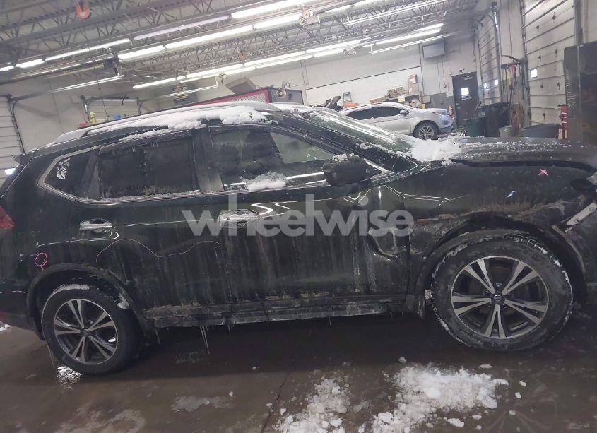 Photo 13 of 2019 Nissan Rogue SV (VIN 5N1AT2MV9KC803609)
