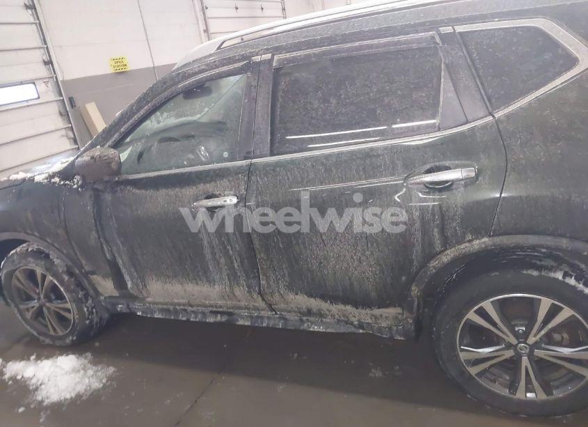 Photo 14 of 2019 Nissan Rogue SV (VIN 5N1AT2MV9KC803609)