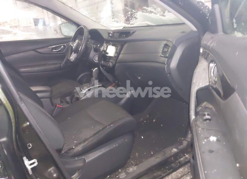 Photo 5 of 2019 Nissan Rogue SV (VIN 5N1AT2MV9KC803609)