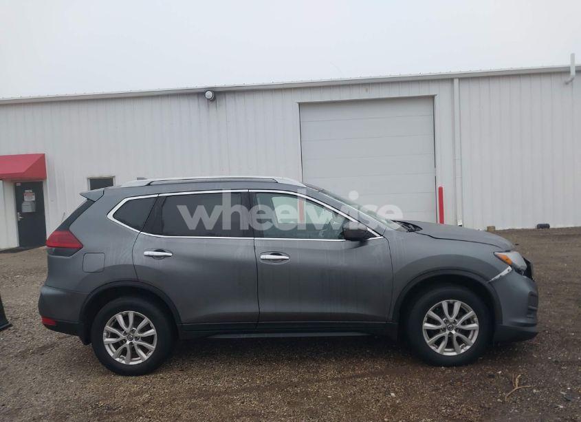 Photo 13 of 2019 Nissan Rogue S (VIN 5N1AT2MV9KC839655)