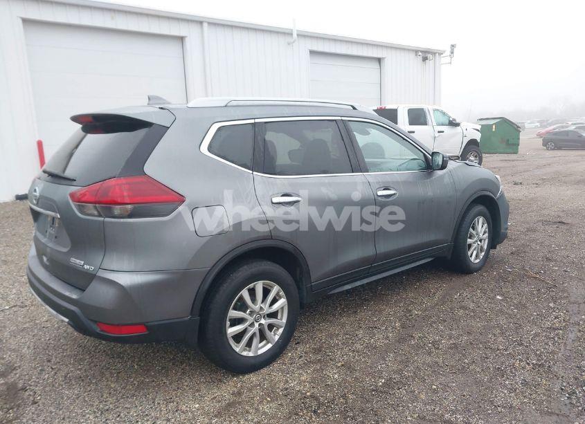 Photo 4 of 2019 Nissan Rogue S (VIN 5N1AT2MV9KC839655)