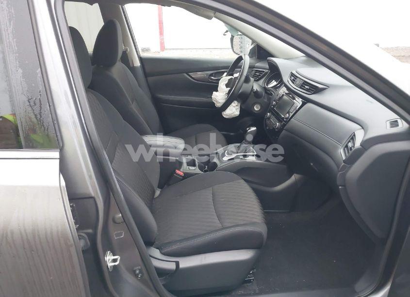 Photo 5 of 2019 Nissan Rogue S (VIN 5N1AT2MV9KC839655)