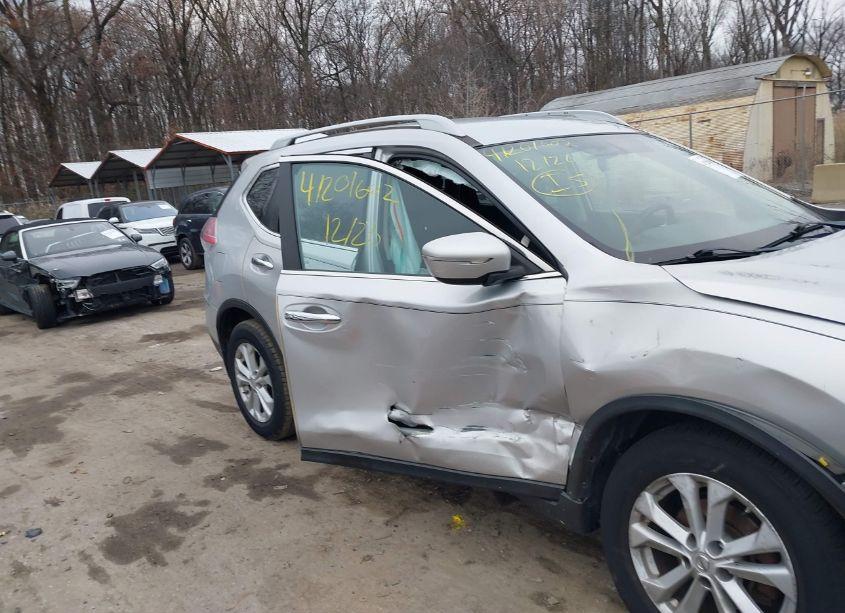 Photo 6 of 2014 Nissan Rogue SV (VIN 5N1AT2MVXEC819998)