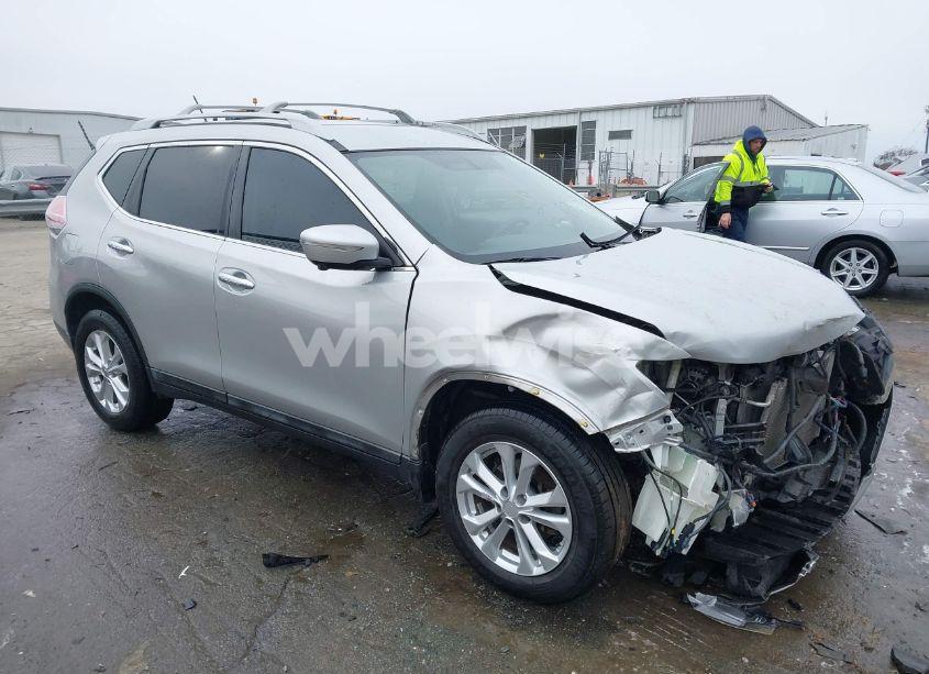 2015 Nissan Rogue SV (VIN 5N1AT2MVXFC757231) main photo