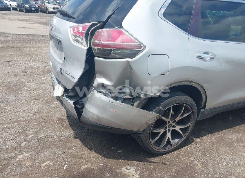 Photo 6 of 2015 Nissan Rogue SV (VIN 5N1AT2MVXFC769945)