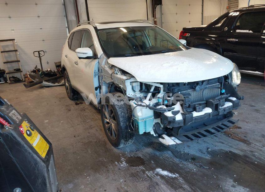 2015 Nissan Rogue SL (VIN 5N1AT2MVXFC796854) main photo