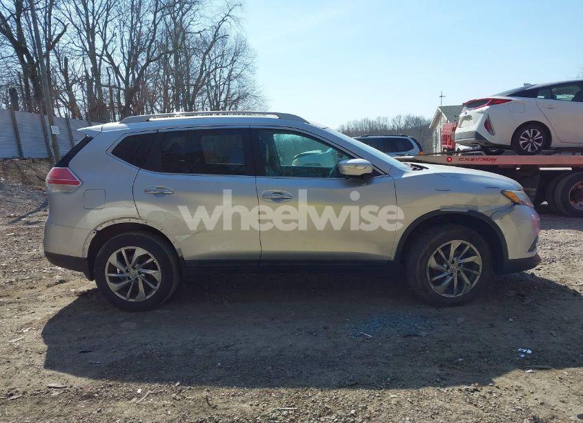 Photo 13 of 2015 Nissan Rogue SL (VIN 5N1AT2MVXFC820991)