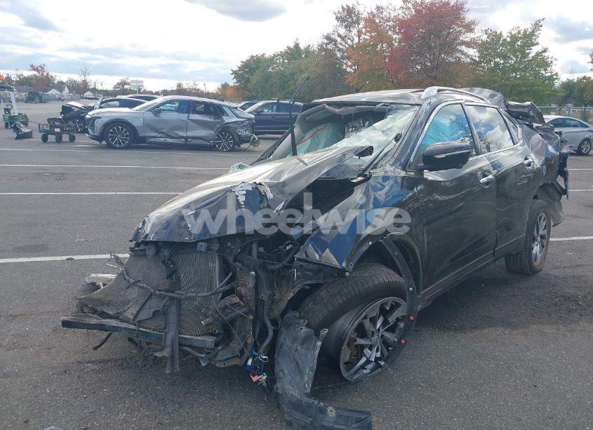 Photo 2 of 2015 Nissan Rogue SL (VIN 5N1AT2MVXFC864070)