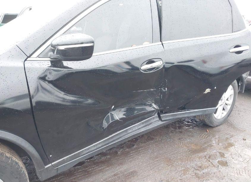 Photo 6 of 2015 Nissan Rogue SV (VIN 5N1AT2MVXFC894864)