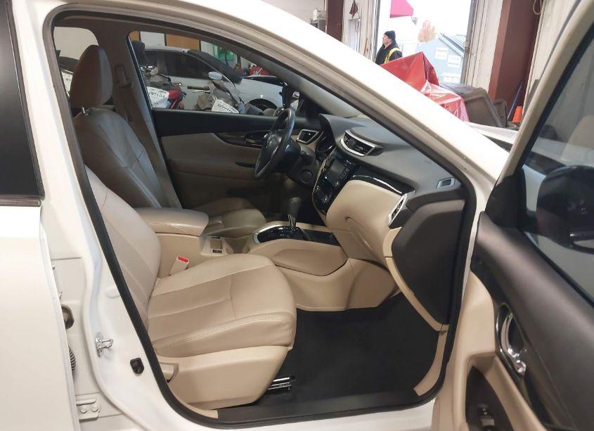 Photo 5 of 2016 Nissan Rogue SL (VIN 5N1AT2MVXGC749020)