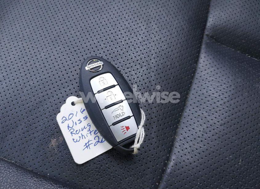 Photo 11 of 2016 Nissan Rogue SL (VIN 5N1AT2MVXGC823018)