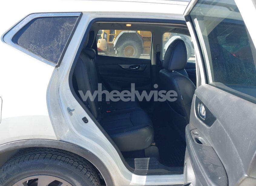 Photo 8 of 2016 Nissan Rogue SL (VIN 5N1AT2MVXGC823018)