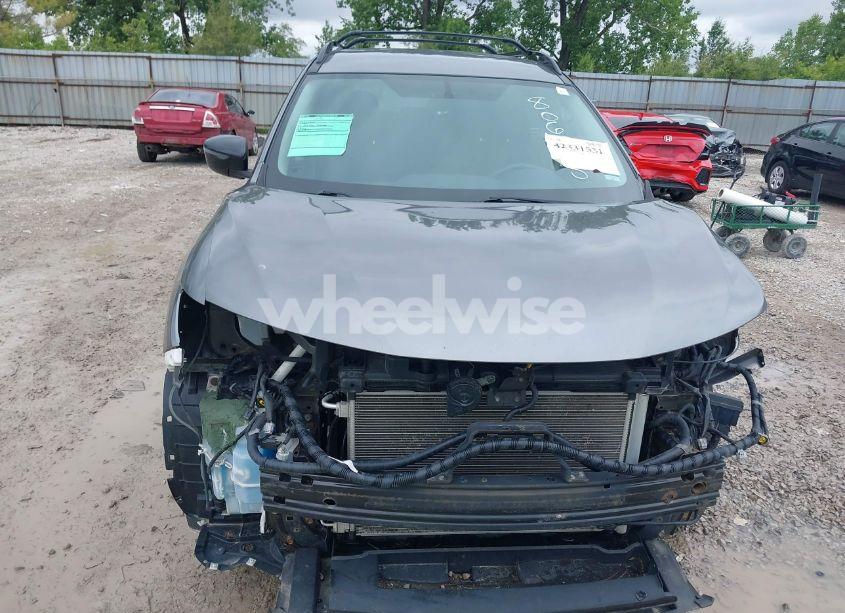 Photo 11 of 2017 Nissan Rogue SV (VIN 5N1AT2MVXHC806723)