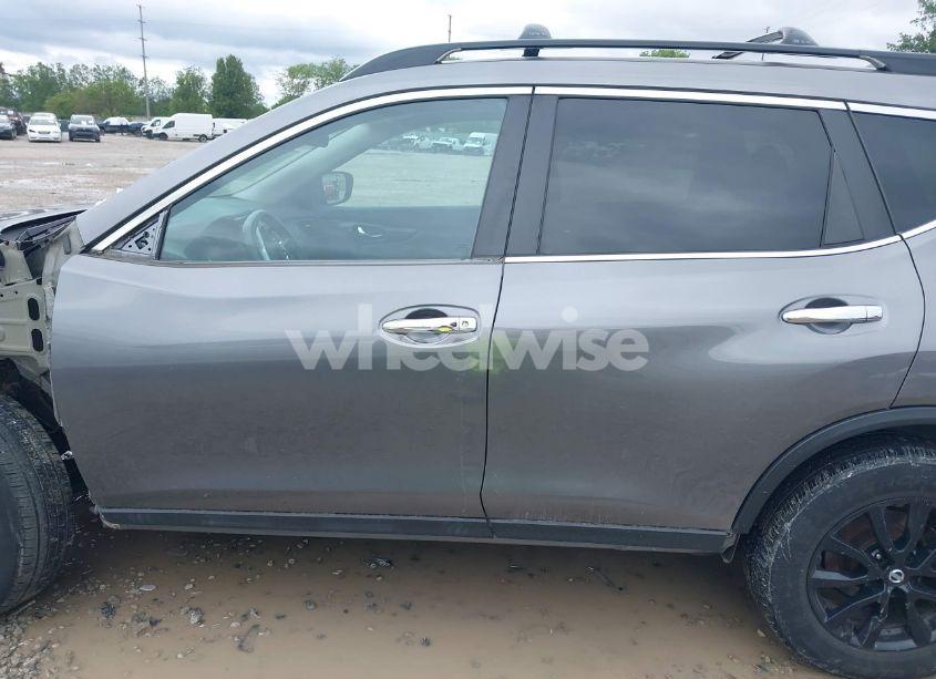 Photo 13 of 2017 Nissan Rogue SV (VIN 5N1AT2MVXHC806723)