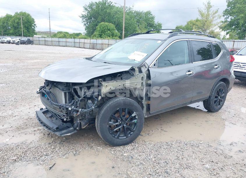 Photo 2 of 2017 Nissan Rogue SV (VIN 5N1AT2MVXHC806723)